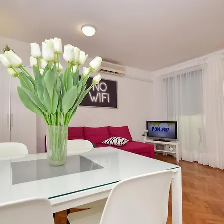 Heart Of 公寓 马卡尔斯卡